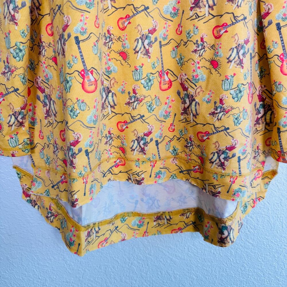 Lucky and Blessed Top Womens Medium Tunic Western Cowgirl Guitar Print Rodeo NEW - Picture 5 of 12